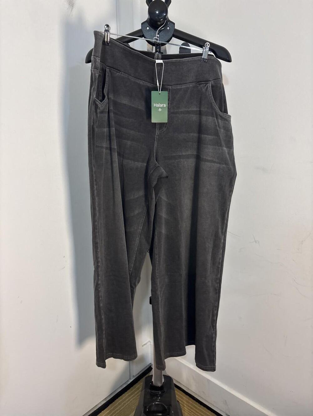 These are grey Halara Flex high-waisted, wide-leg casual Blk 3X NWT